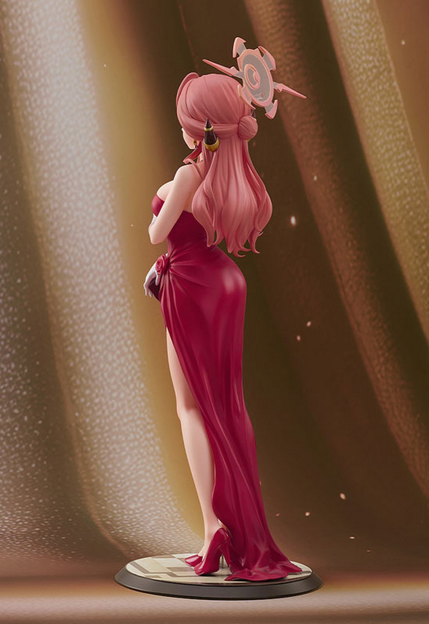 蔚蓝档案 <span class="highlight">陆八魔爱露</span>（礼服）
